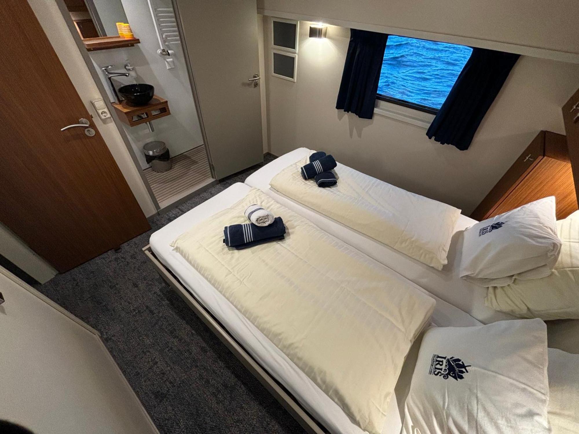 Hotelboat Iris Groningen Eksteriør billede